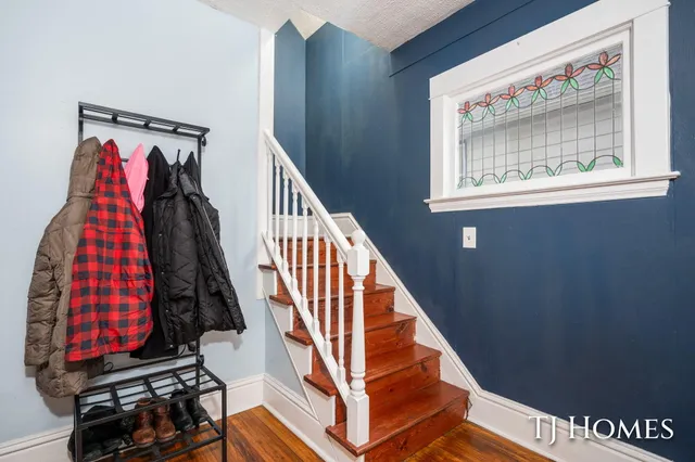 $269,900 | 619 Lydia Street Northeast, Grand Rapids, MI 49503