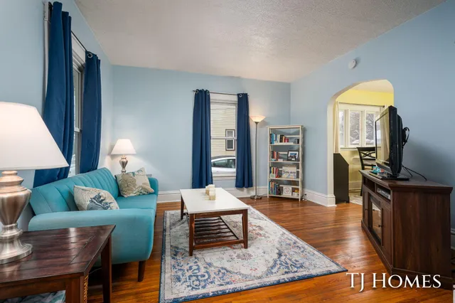 $269,900 | 619 Lydia Street Northeast, Grand Rapids, MI 49503