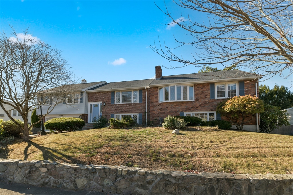 72 Stivaletta Drive Dedham, MA 02026 - Photo 3 of 38