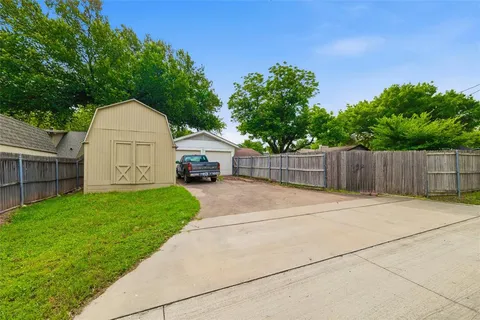 $150,000 | 829 Ray Andra Drive, DeSoto, TX 75115