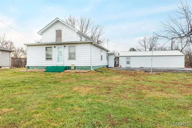 $145,000 | 713 East Warren Street, Bunker Hill, IL 62014