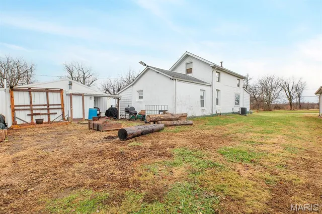 $145,000 | 713 East Warren Street, Bunker Hill, IL 62014