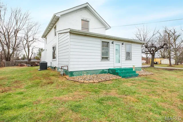 $134,900 | 713 East Warren Street, Bunker Hill, IL 62014