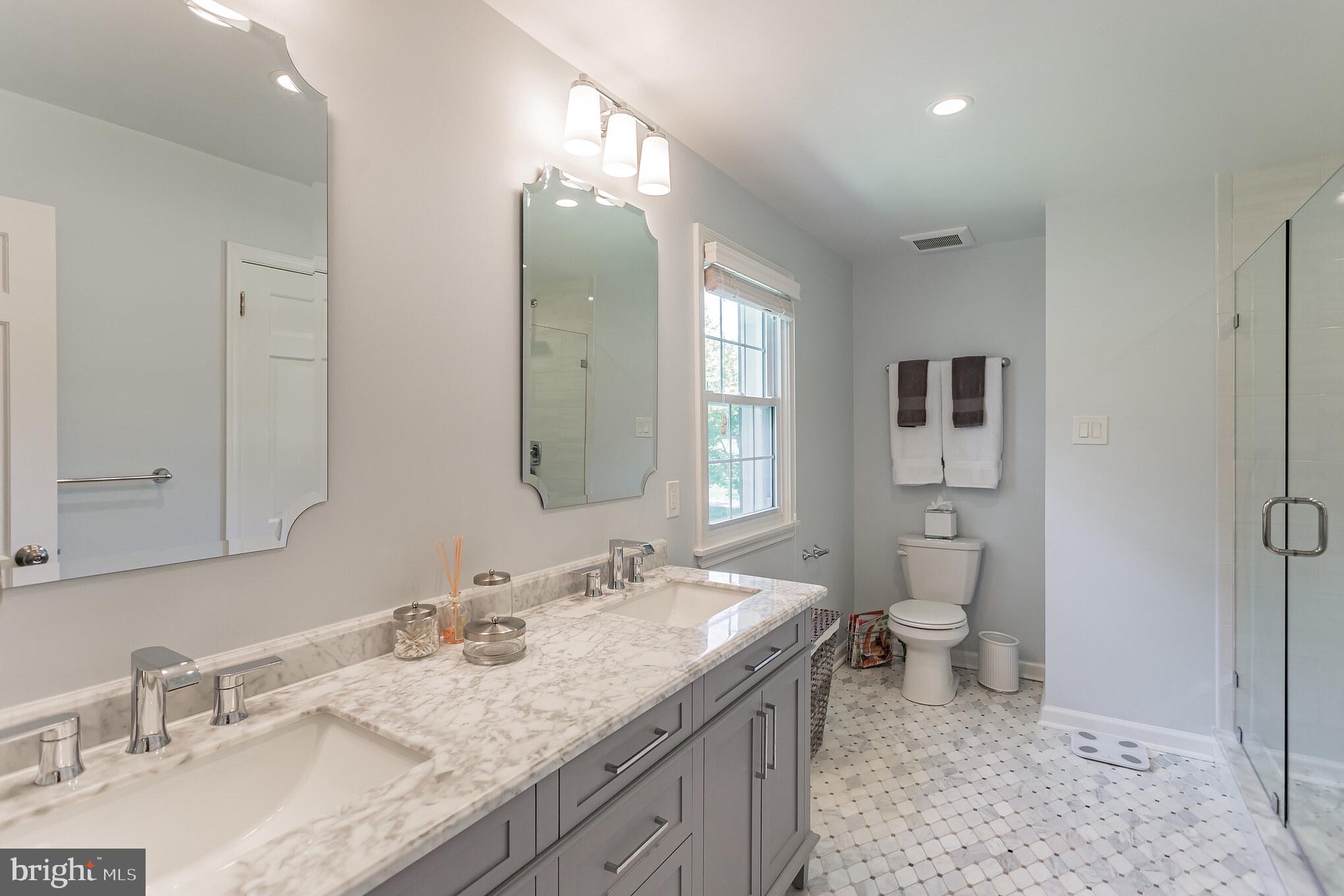 762 Worthington Road Wayne, PA 19087 - Photo 17 of 30 Owners Bathroom