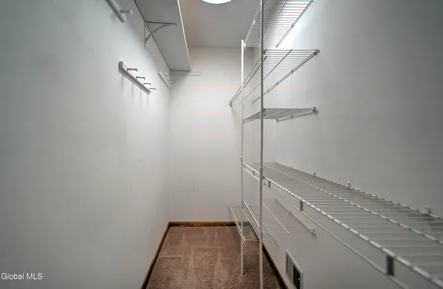 $439,000 | 1 Laurel Lane, Niskayuna, NY 12304