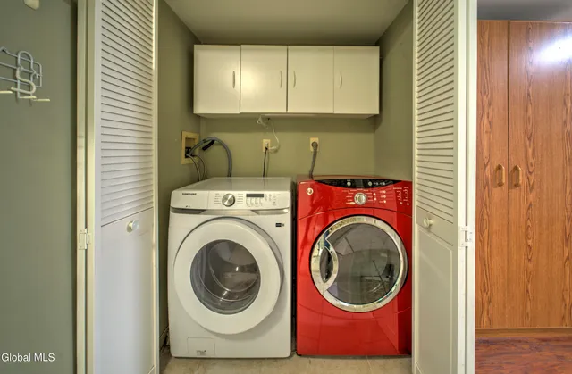 $439,000 | 1 Laurel Lane, Niskayuna, NY 12304