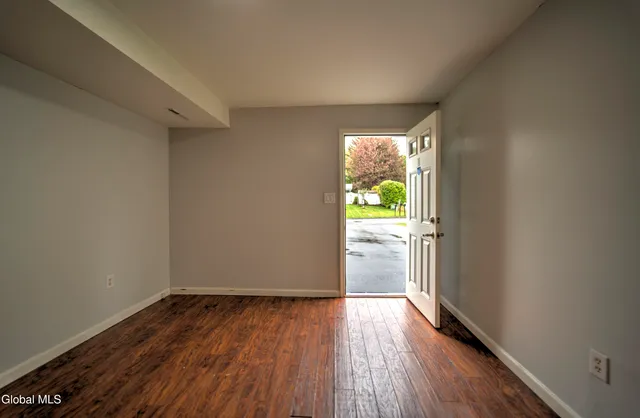 $439,000 | 1 Laurel Lane, Niskayuna, NY 12304