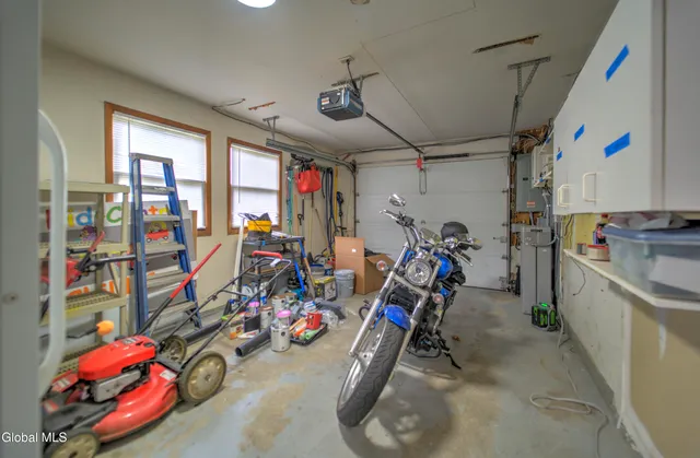 $439,000 | 1 Laurel Lane, Niskayuna, NY 12304