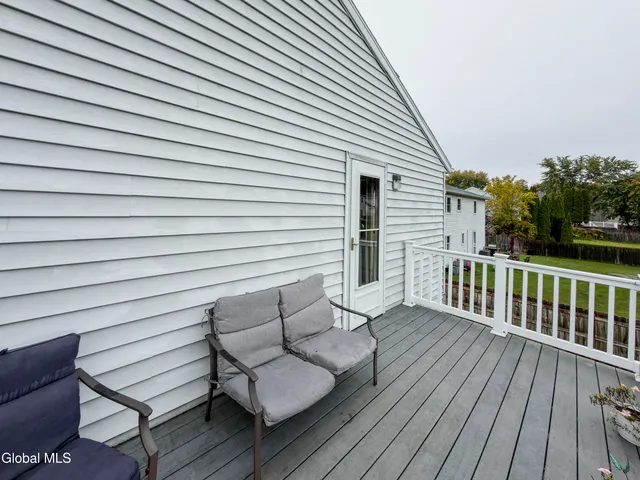 $439,000 | 1 Laurel Lane, Niskayuna, NY 12304