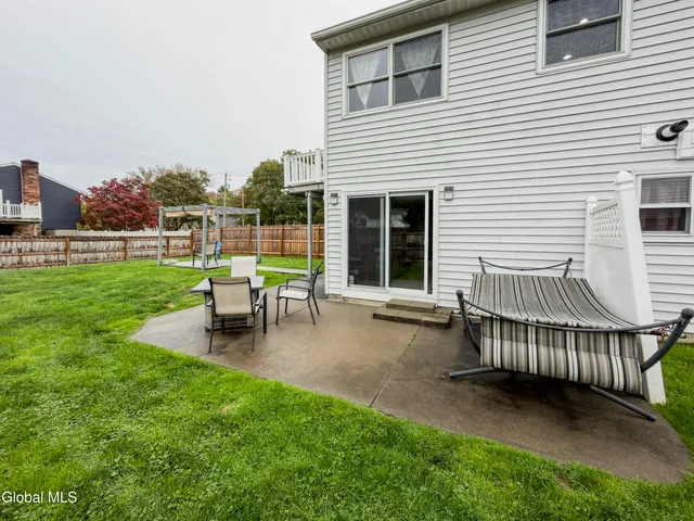 $439,000 | 1 Laurel Lane, Niskayuna, NY 12304