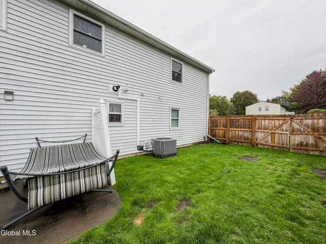 $439,000 | 1 Laurel Lane, Niskayuna, NY 12304