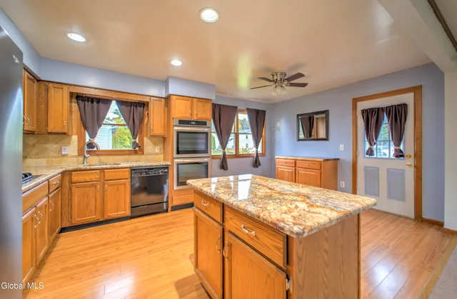 $439,000 | 1 Laurel Lane, Niskayuna, NY 12304