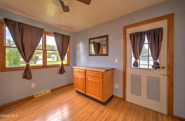 $439,000 | 1 Laurel Lane, Niskayuna, NY 12304