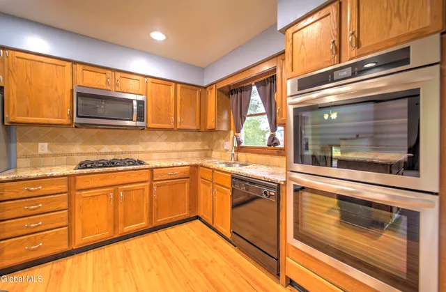 $439,000 | 1 Laurel Lane, Niskayuna, NY 12304