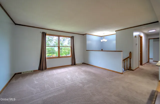 $439,000 | 1 Laurel Lane, Niskayuna, NY 12304