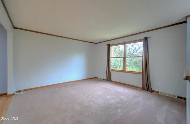 $439,000 | 1 Laurel Lane, Niskayuna, NY 12304