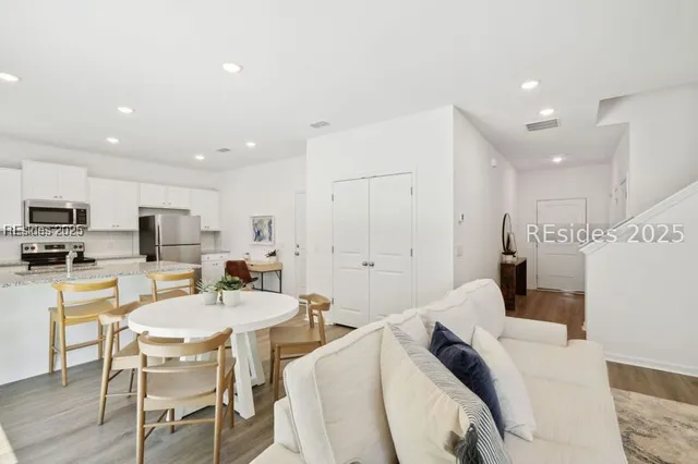 $2,651 | 106 Mainland Lakes Drive, Unit FINLEY, Bluffton, SC 29910