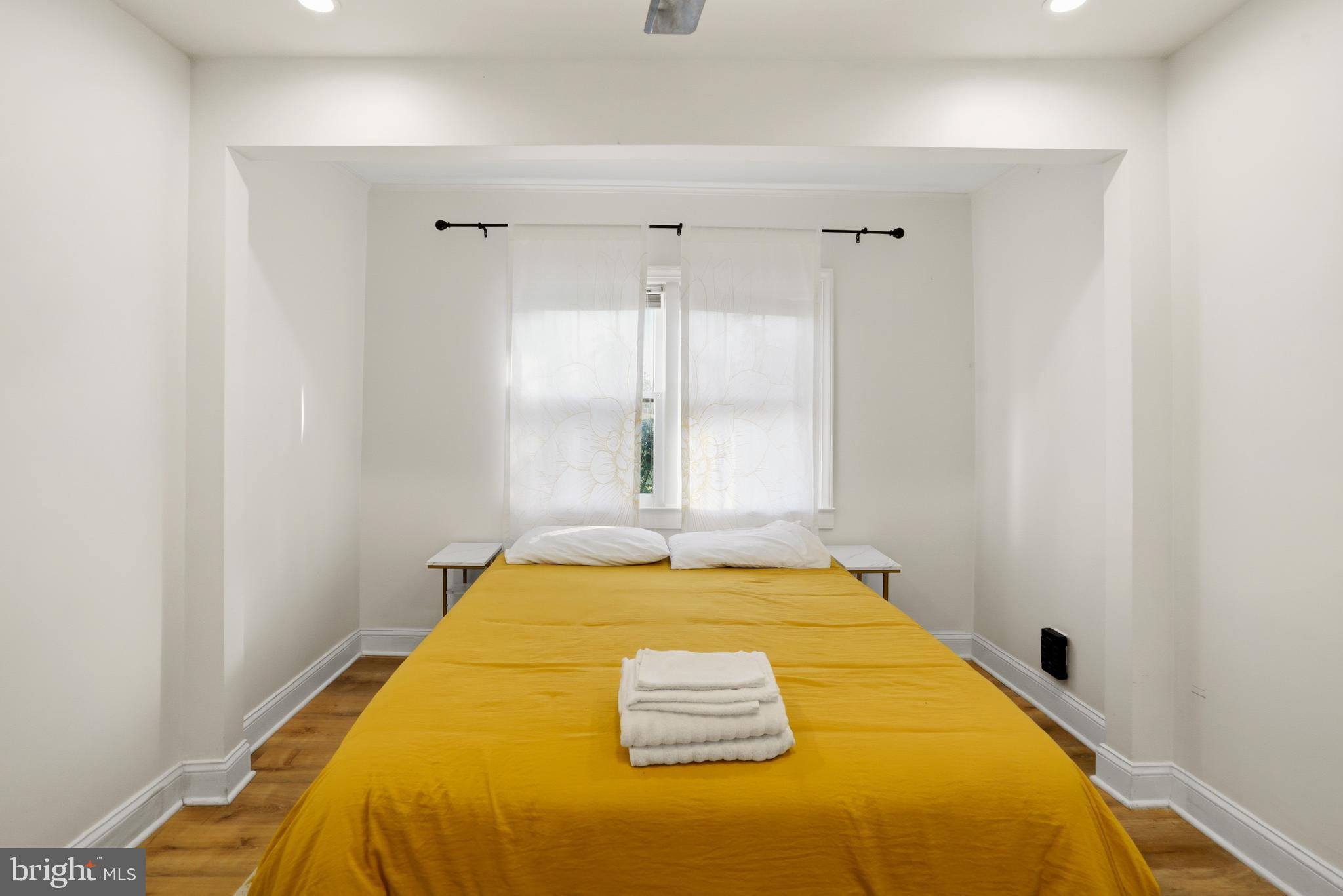 37526 River Springs Road Avenue, MD 20609 - Photo 7 of 61 a bathroom with a tub