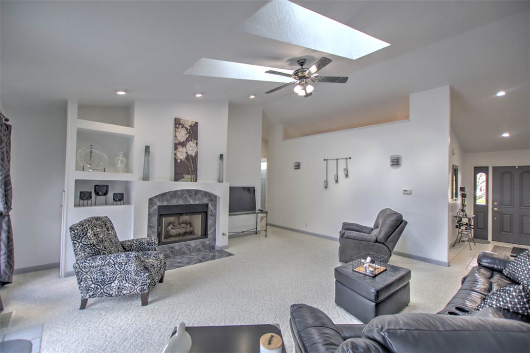 3198 Kathy Court Decatur, IL 62521 - Photo 11 of 40