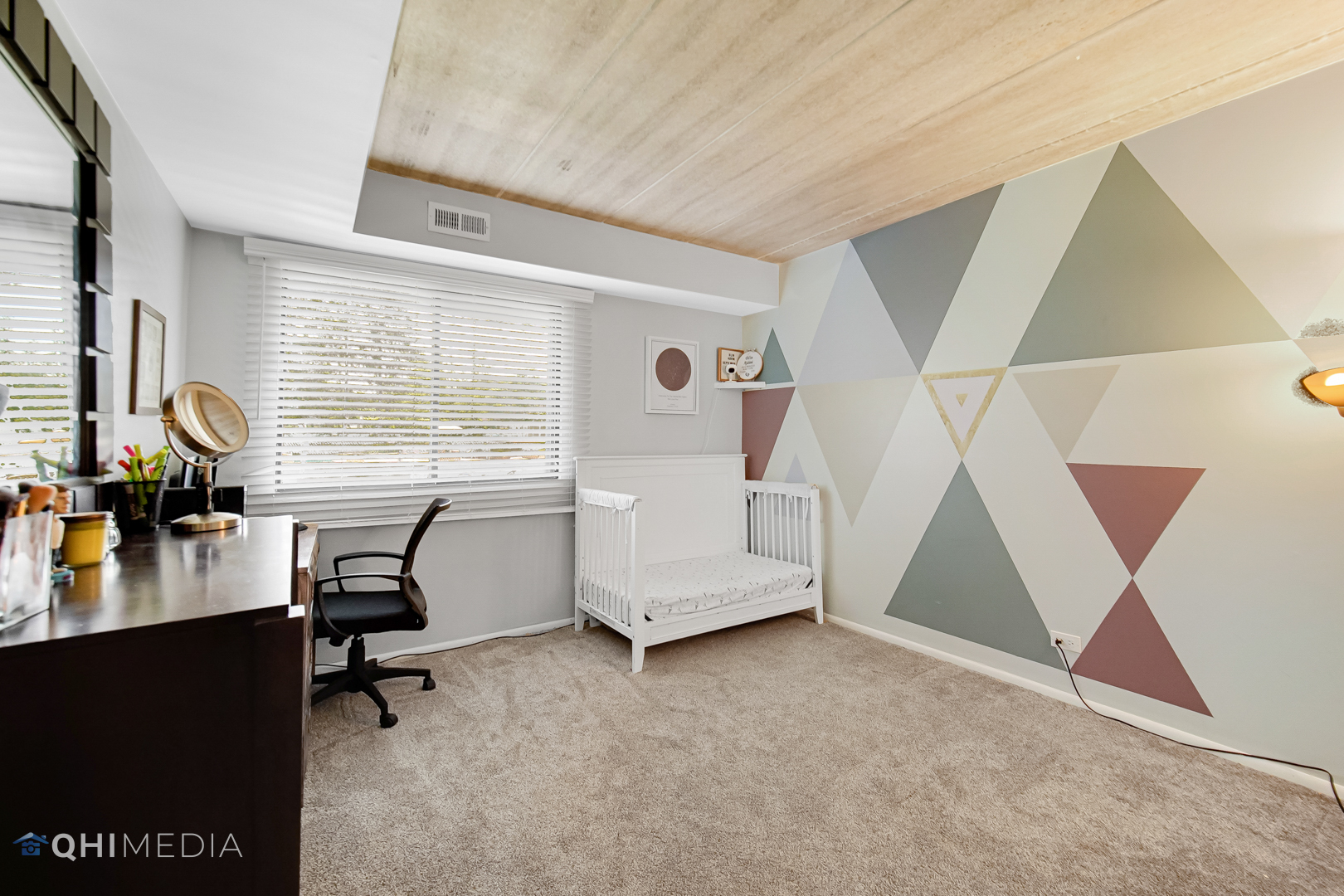 484 Timber Ridge Drive, Unit 106 Carol Stream, IL 60188 - Photo 14 of 23 a workspace with furniture and a window