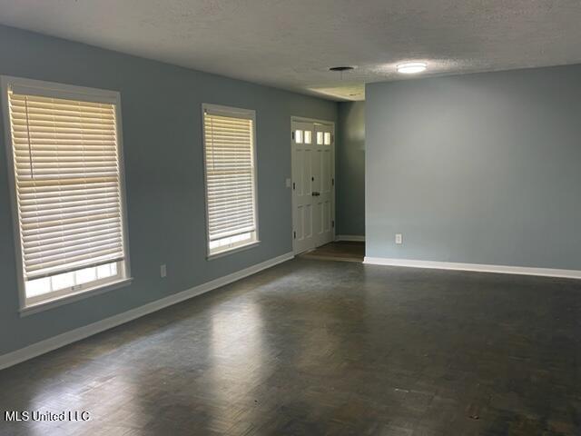 702 Persimmon Drive Starkville, MS 39759 - Photo 3 of 15 702 Persimmon LR