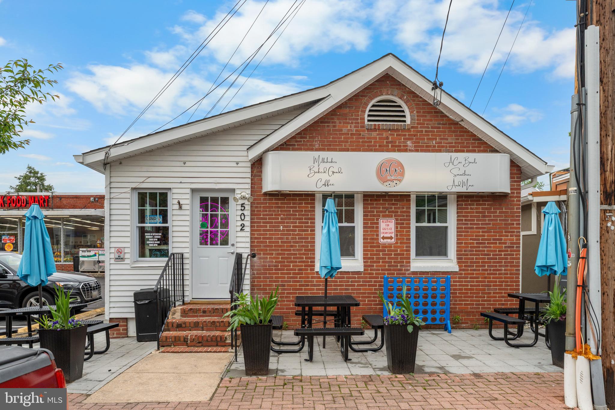 610 Main Street, Unit 511 Laurel, MD 20707 - Photo 22 of 30 a front view of a house with garden