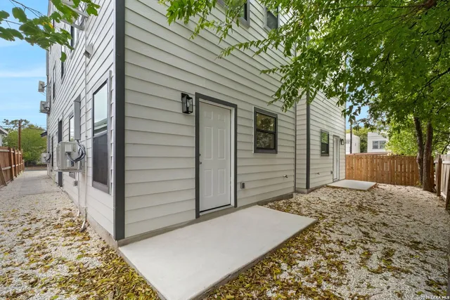 $205,000 | 627 South Olive Street, Unit 102, San Antonio, TX 78203