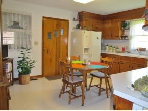 1810 Ridgemont Drive Greeneville, TN 37745 - Photo 5 of 14 Eatin Kitchen