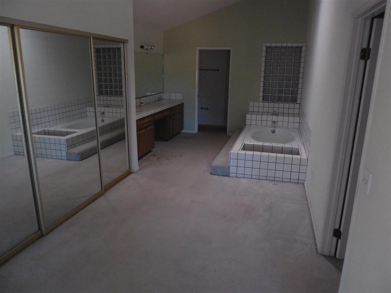 28750 Canyon Road Valley Center, CA 92082 - Photo 8 of 12
