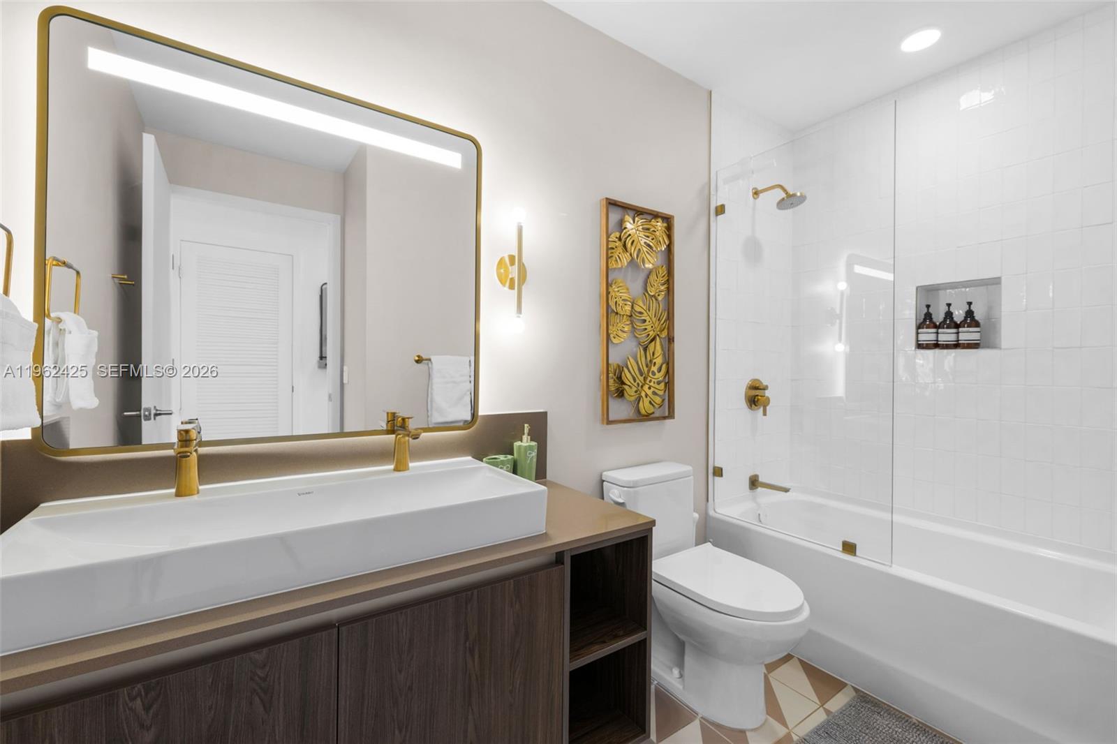 159 Northeast 6th Street, Unit 4906 Miami, FL 33132 - Photo 16 of 19