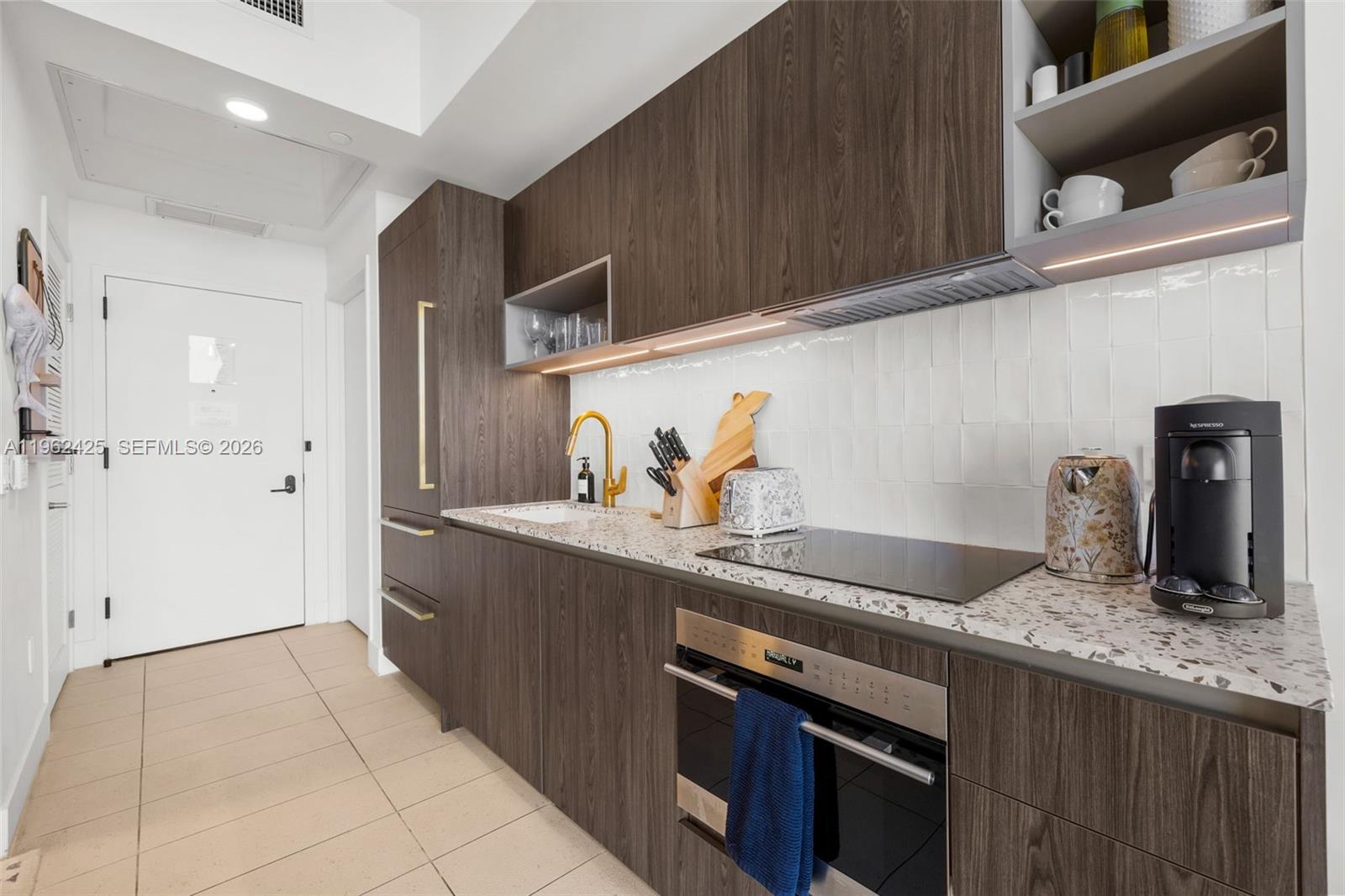 159 Northeast 6th Street, Unit 4906 Miami, FL 33132 - Photo 6 of 19