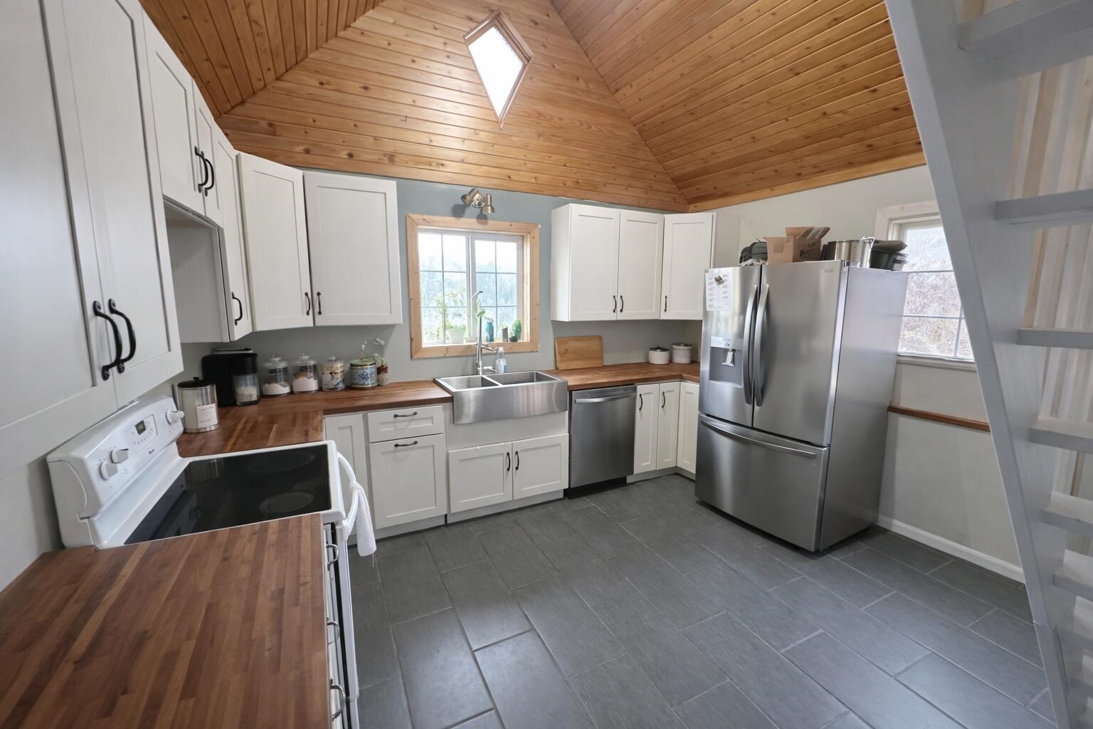 4552 Paradise Way Hunters, WA 99137 - Photo 8 of 18