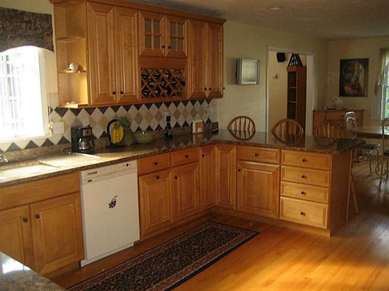 26 Windsong Road Cumberland, RI 02864 - Photo 2 of 25 Kitchen.