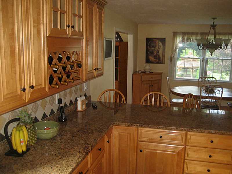 26 Windsong Road Cumberland, RI 02864 - Photo 3 of 25 Kitchen.
