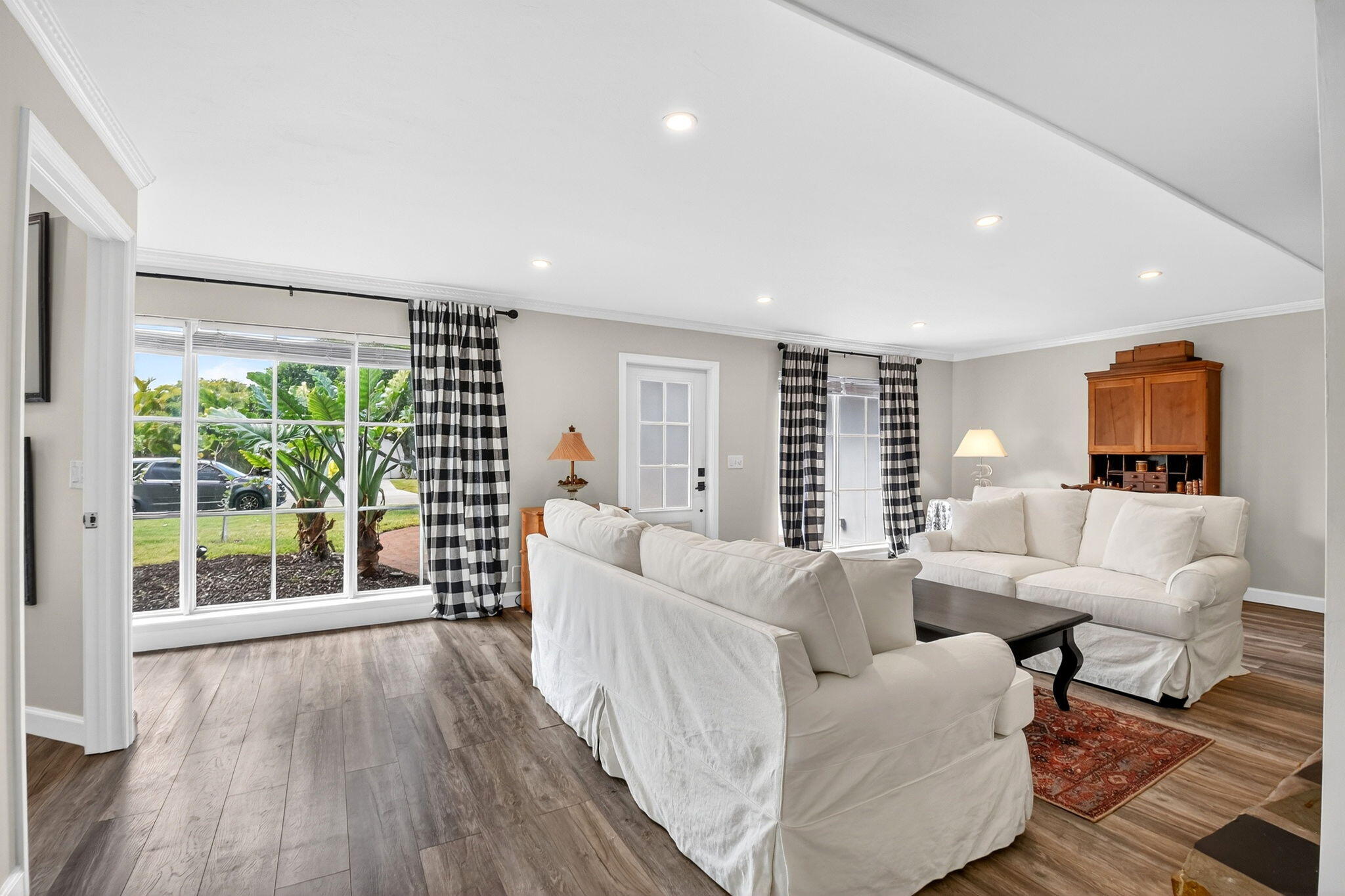 2842 Southwest 4th Street Boynton Beach, FL 33435 - Photo 9 of 40 10-web-or-mls-DSC_2344