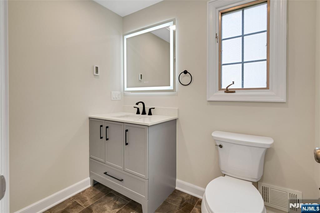 21 End Terrace Bloomfield, NJ 07003 - Photo 12 of 26
