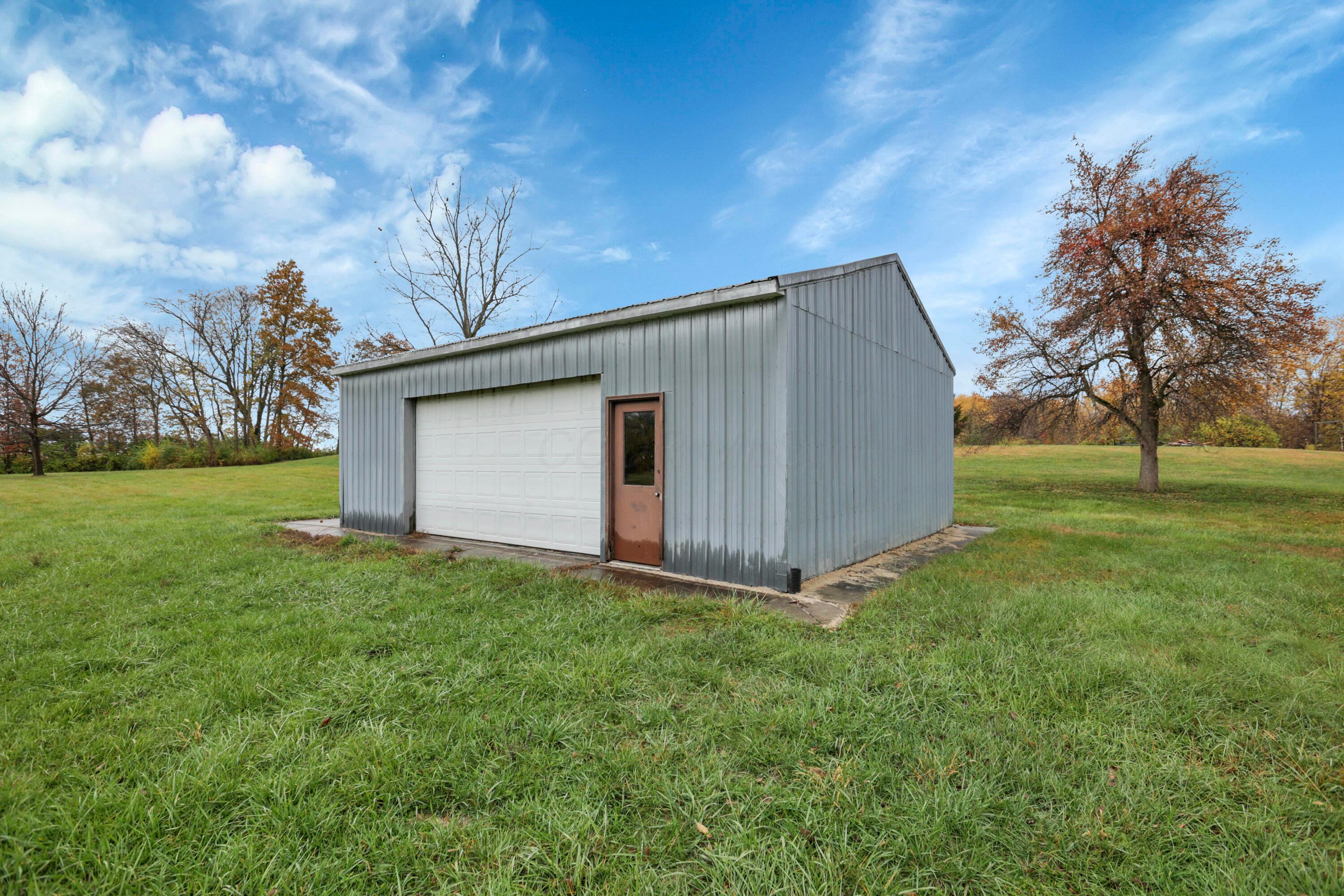 4189 Hayes Road Groveport, OH 43125 - Photo 7 of 41 Pole Barn