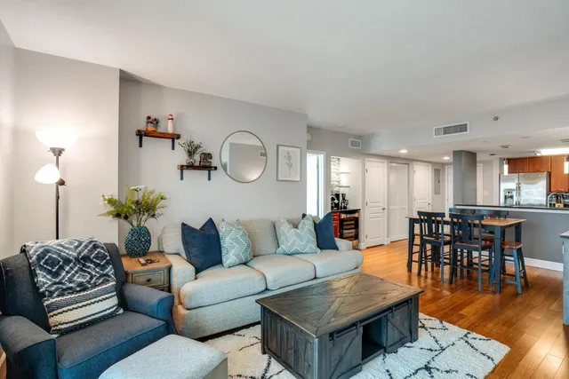 $339,000 | 300 South Duval Street, Unit 511, Tallahassee, FL 32301