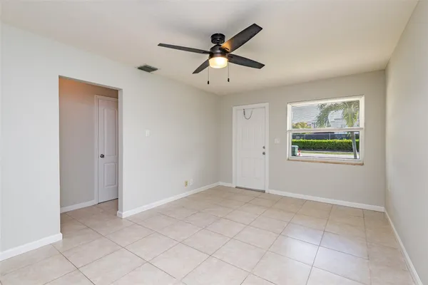 $2,350 | 101 Southwest 2nd Avenue, Boca Raton, FL 33432