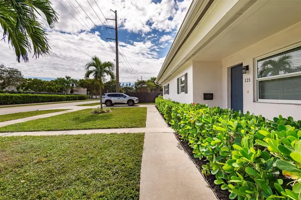 $2,350 | 101 Southwest 2nd Avenue, Boca Raton, FL 33432