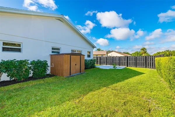 $2,350 | 101 Southwest 2nd Avenue, Boca Raton, FL 33432
