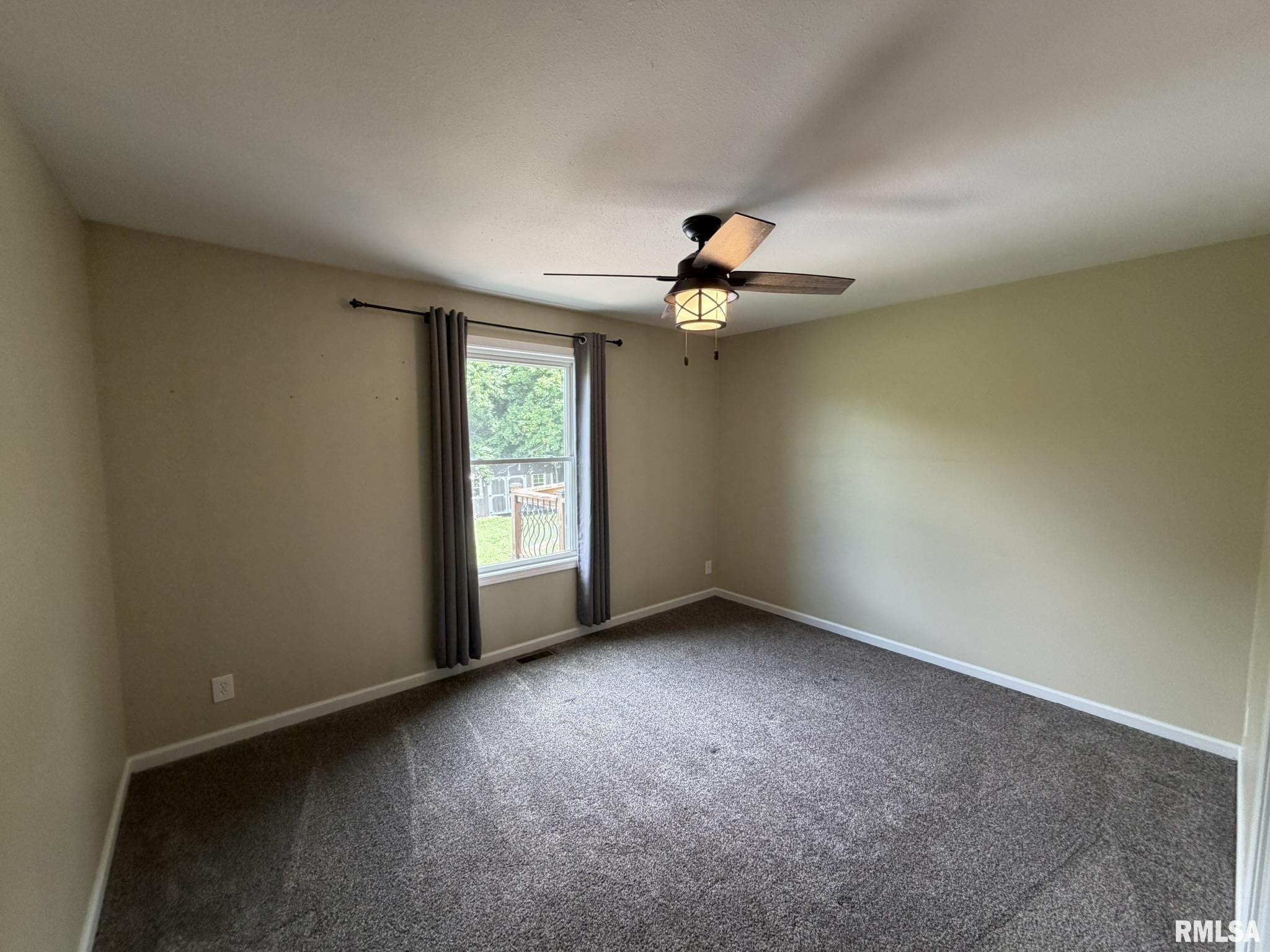 324 Casey Road Farmington, IL 61531 - Photo 20 of 68
