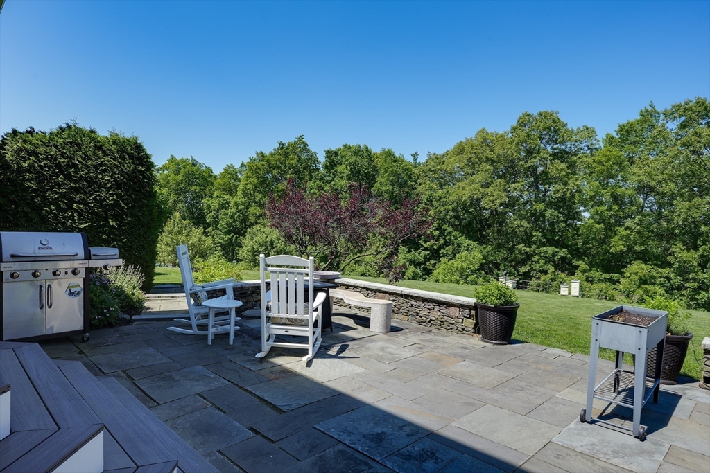 27 Autumn Ridge Road Berlin, MA 01503 - Photo 8 of 42