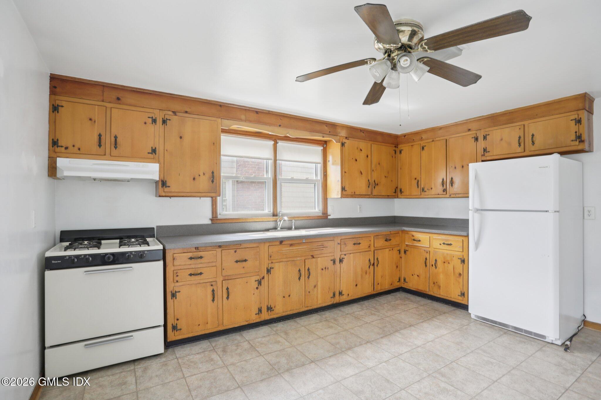 135 North Water Street Greenwich, CT 06830 - Photo 26 of 39 1-web-or-mls-N Water St-S1604-013