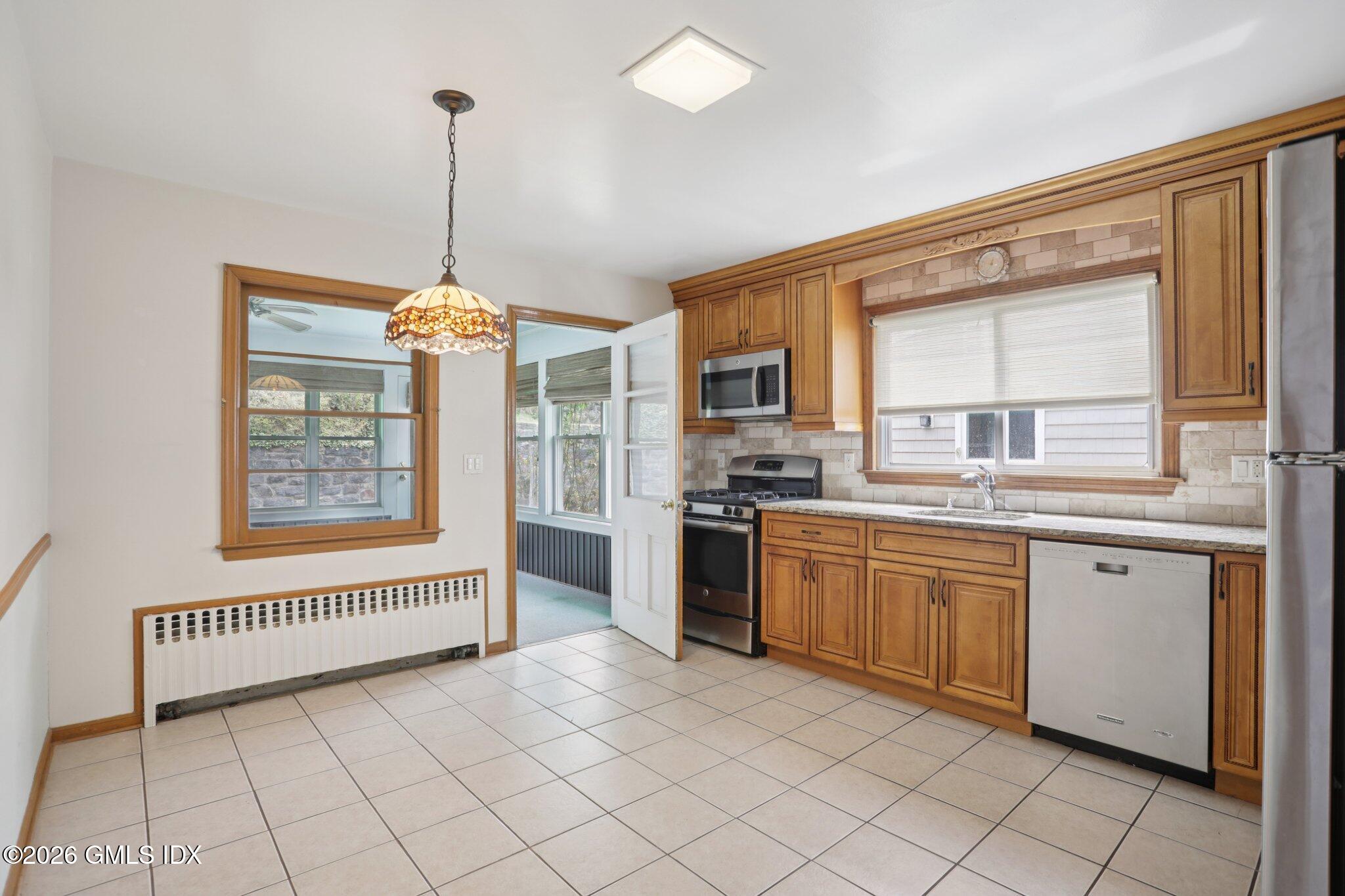 135 North Water Street Greenwich, CT 06830 - Photo 8 of 39 1-web-or-mls-N Water St-S1604-009