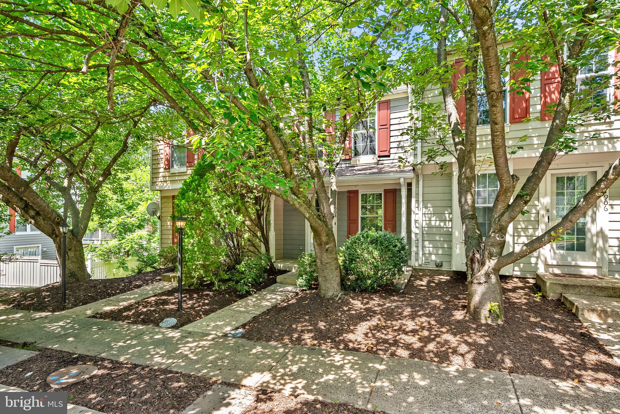 11908 Fieldthorn Court Reston, VA 20194 - Photo 2 of 47