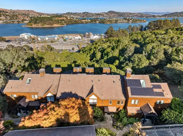 $939,000 | 204 Bay Vista Circle, Sausalito, CA 94965