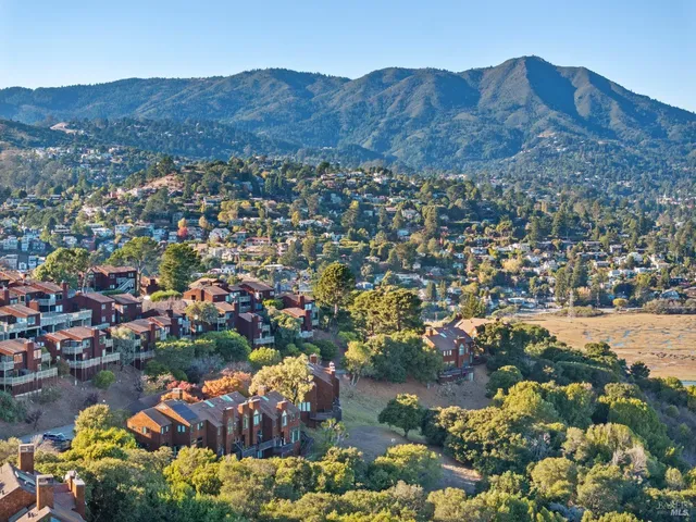 $939,000 | 204 Bay Vista Circle, Sausalito, CA 94965