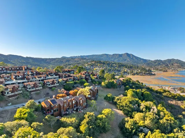 $939,000 | 204 Bay Vista Circle, Sausalito, CA 94965