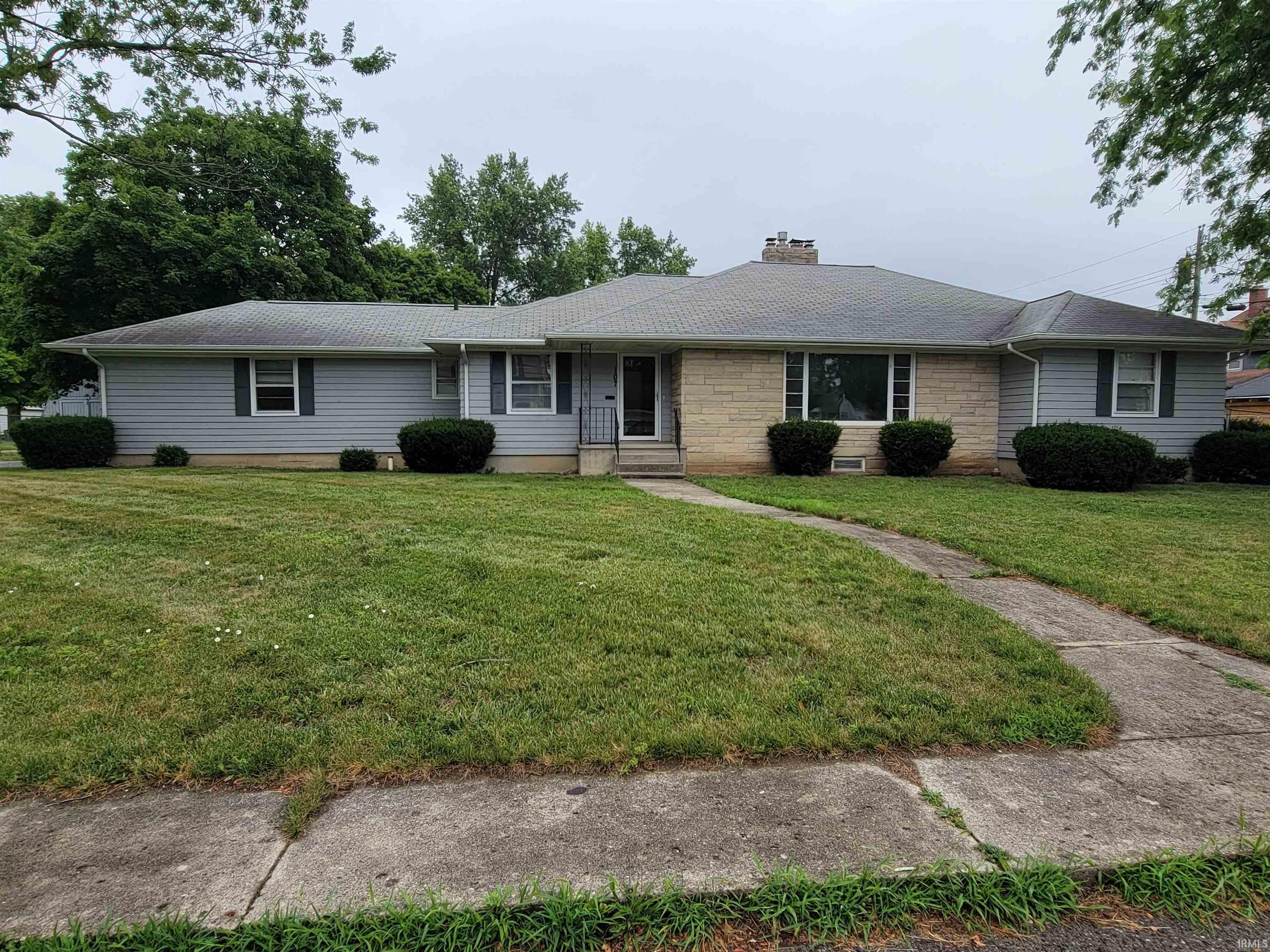 107 West Liberty Street Butler, IN 46721 - Photo 2 of 40